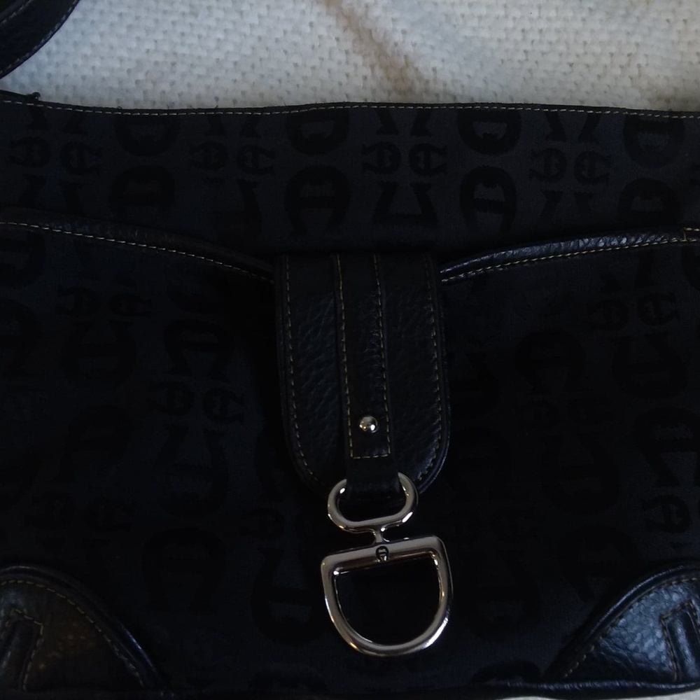 Designer Shoulder Bag - Picture 3 of 4